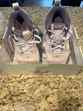 Book 1 Nike Men’s barely grape/day break